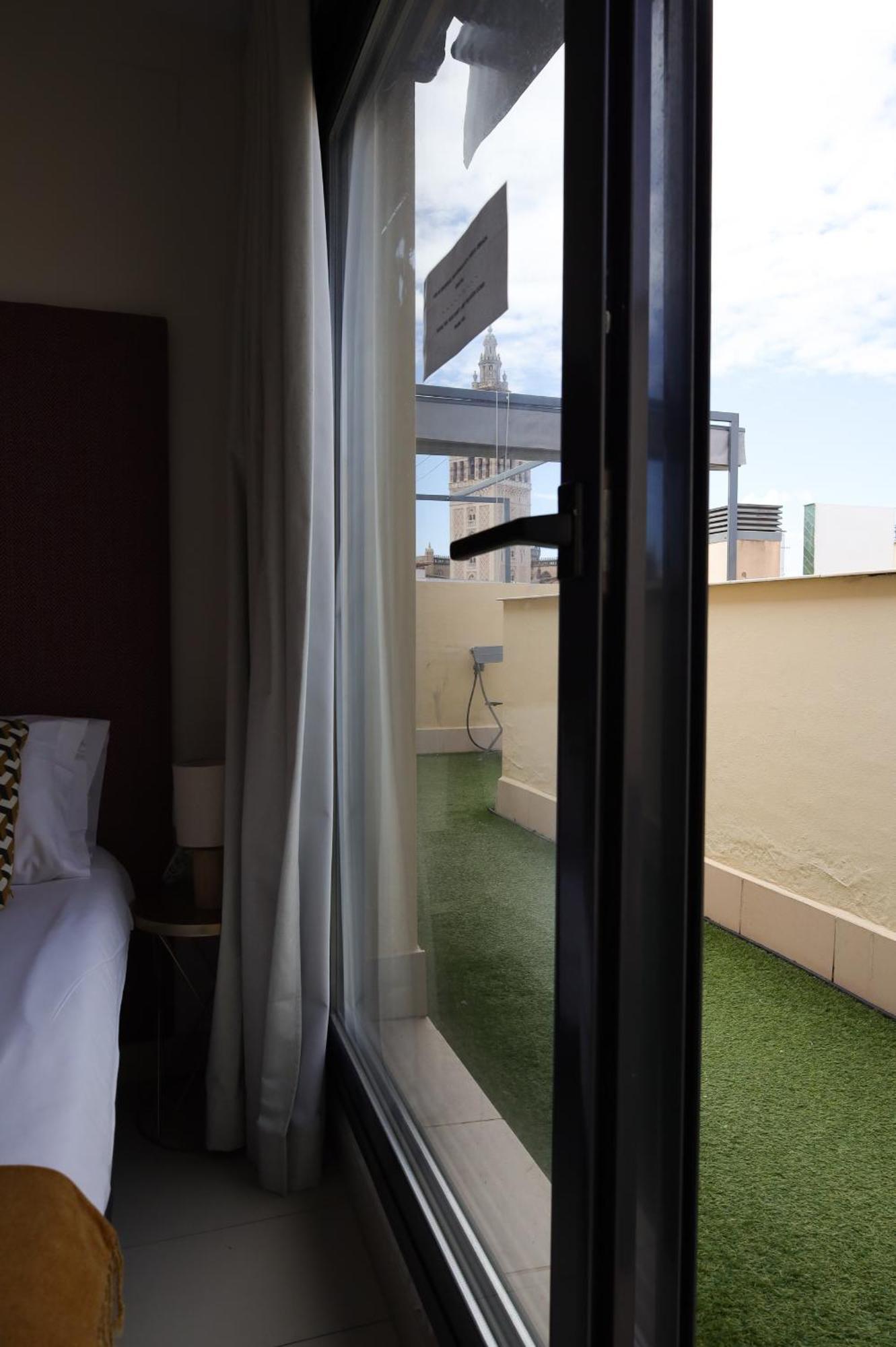 Guzman El Bueno Suites Sevilla Eksteriør billede